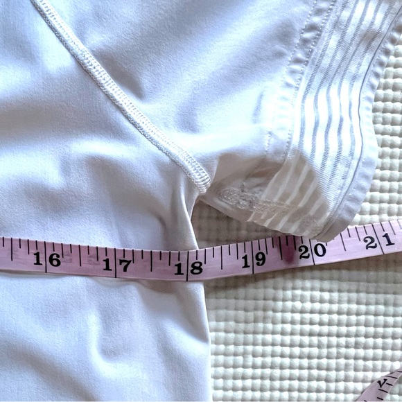 Lululemon Stripe in Stride White Short Sleeve Top 6/8 Medium - Picture 9 of 14